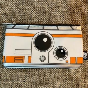 LoungeFly StarWars Collectors BB8 Zipper Pouch